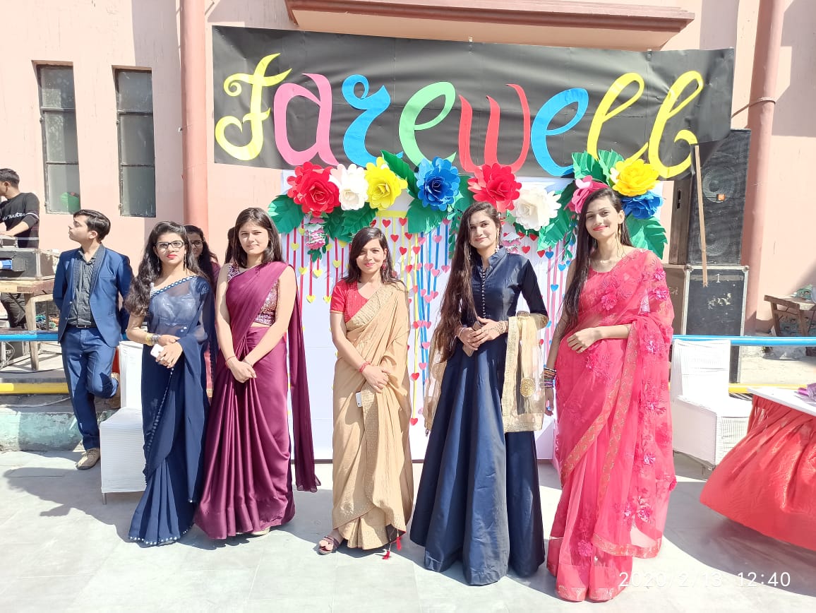 Amazing Themes To Celebrate College Farewell Party